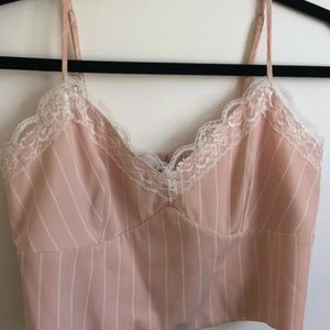 WAYF lace cropped tank top (SIZE LARGE)